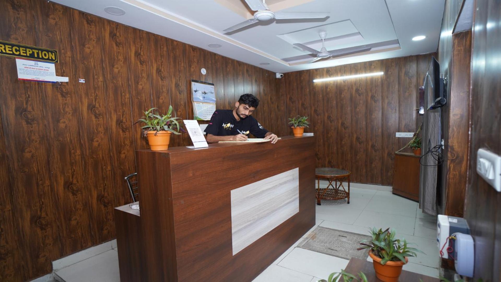 Hotel Apoorv - Near Jaipur Railway Station Exterior foto